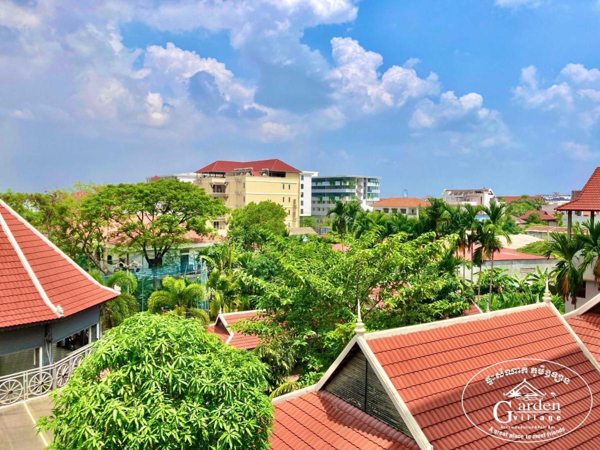 Garden Village Guesthouse & Pool Bar Сіємреап Екстер'єр фото
