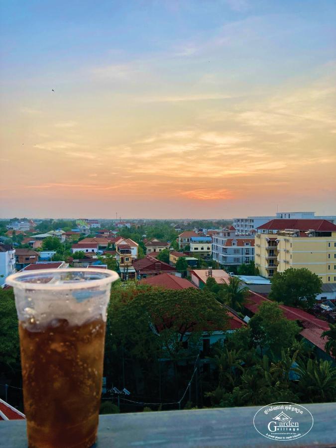Garden Village Guesthouse & Pool Bar Сіємреап Екстер'єр фото