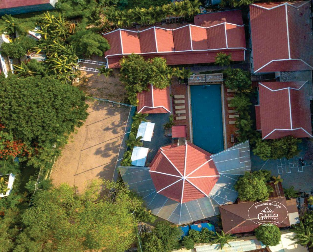Garden Village Guesthouse & Pool Bar Сіємреап Екстер'єр фото