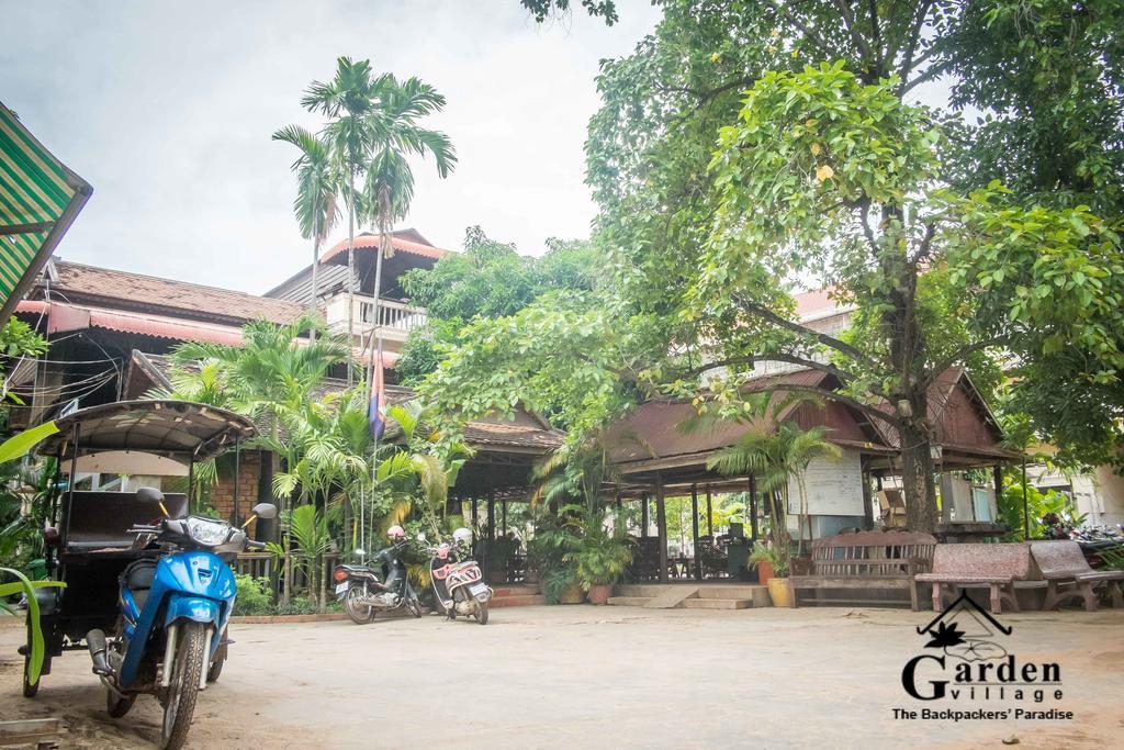 Garden Village Guesthouse & Pool Bar Сіємреап Екстер'єр фото