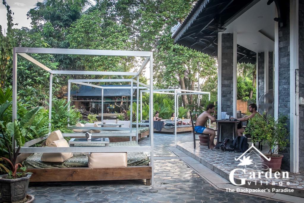 Garden Village Guesthouse & Pool Bar Сіємреап Екстер'єр фото